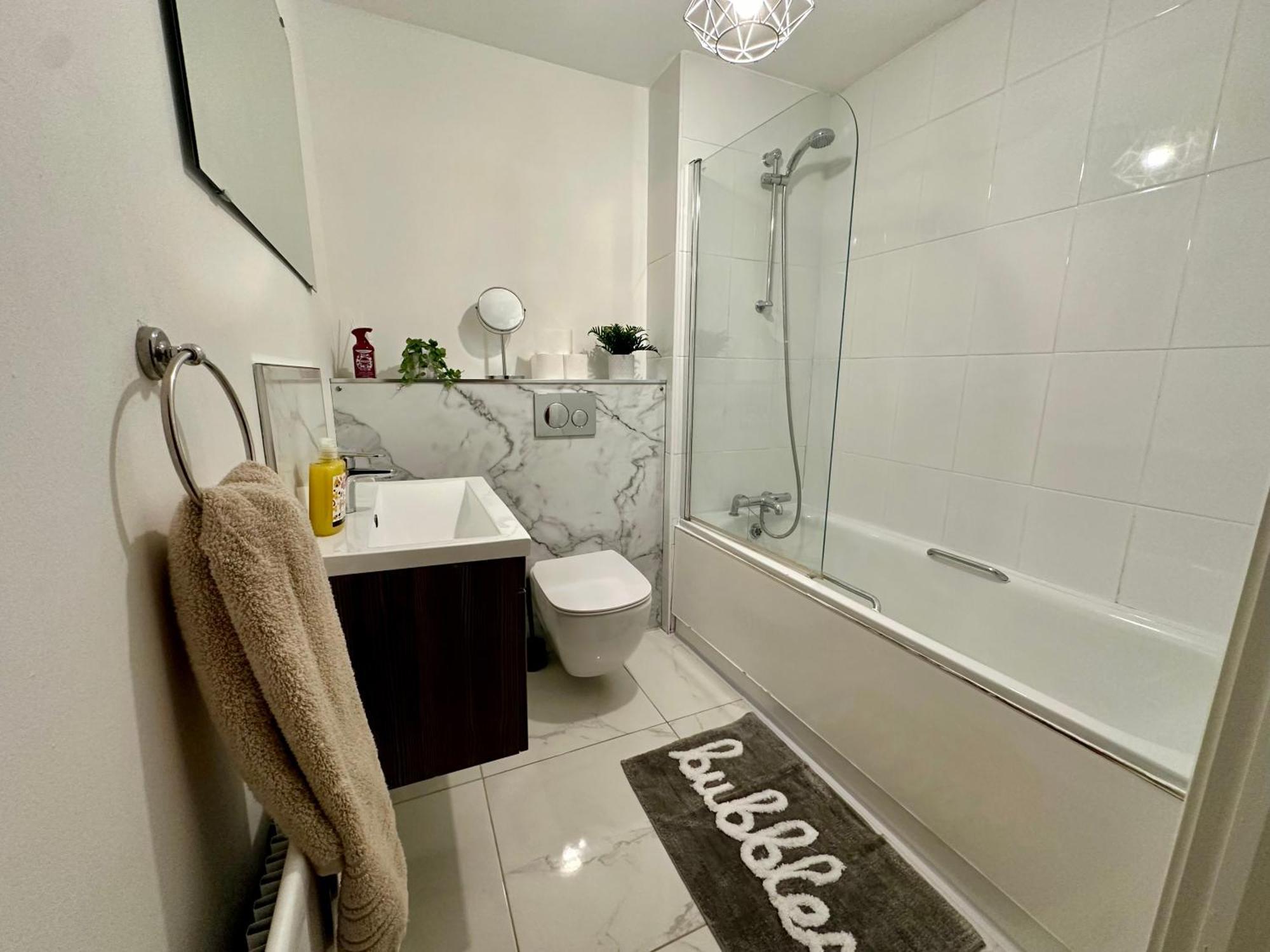 2Br City Side Apartment Μπέλφαστ Εξωτερικό φωτογραφία