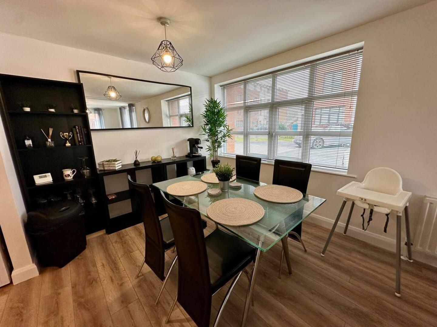 2Br City Side Apartment Μπέλφαστ Εξωτερικό φωτογραφία