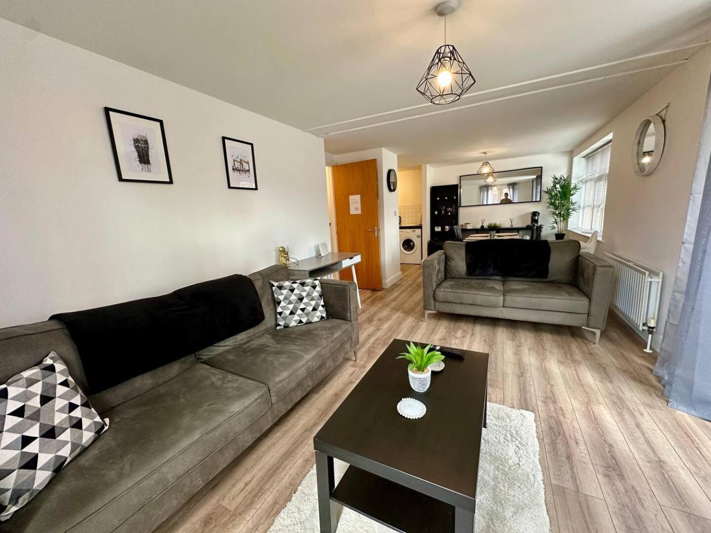 2Br City Side Apartment Μπέλφαστ Εξωτερικό φωτογραφία