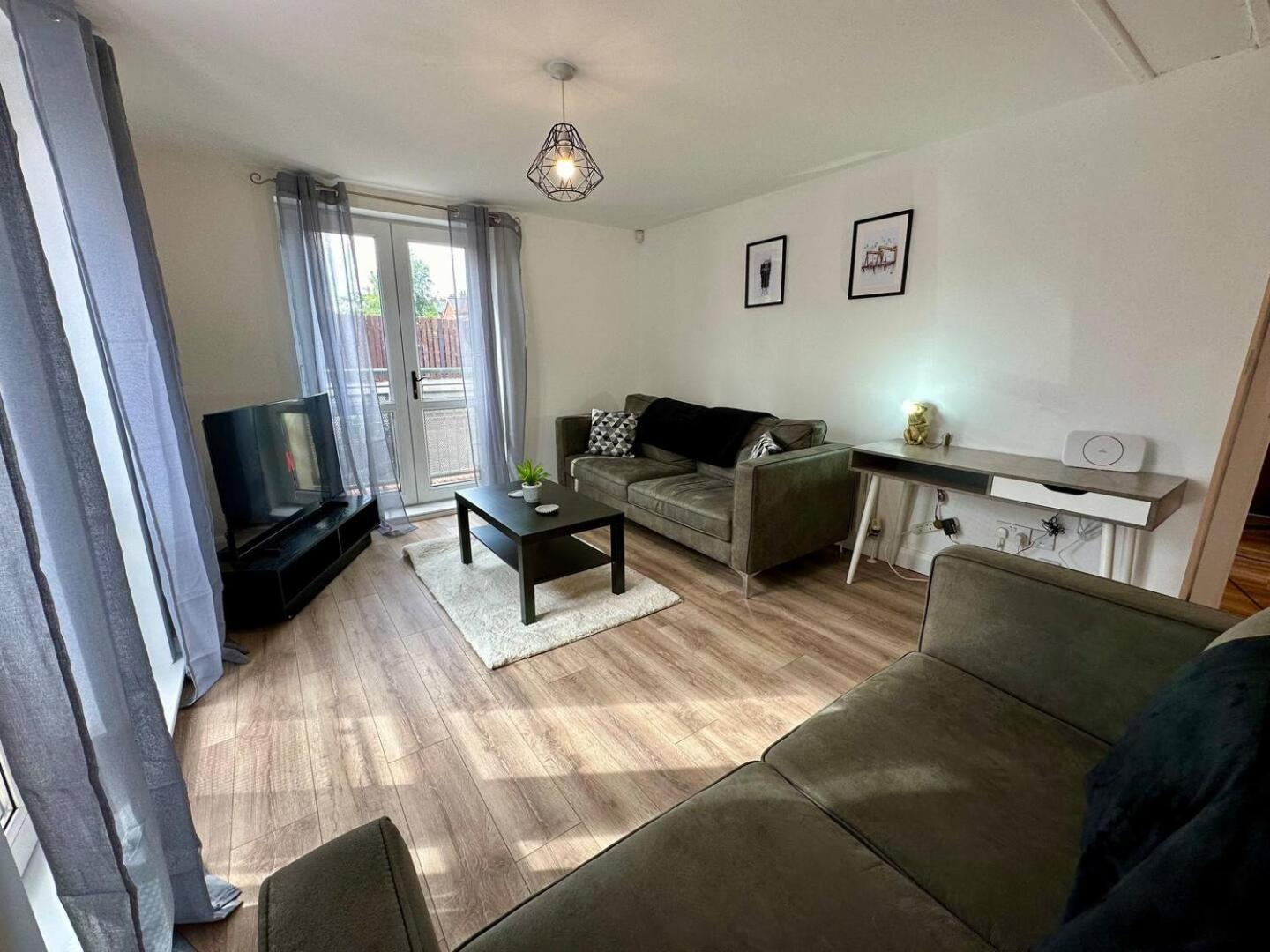 2Br City Side Apartment Μπέλφαστ Εξωτερικό φωτογραφία
